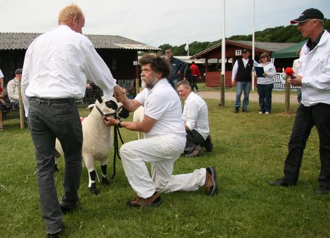 S kunne der nskes tillykke