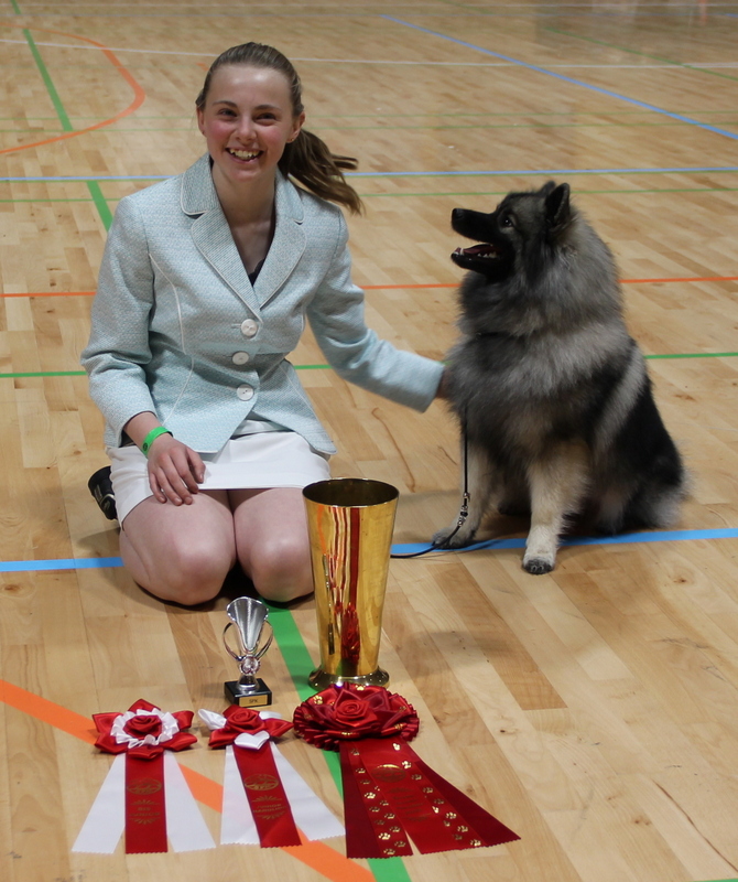 Josefine og Aika - rets juniorhandler