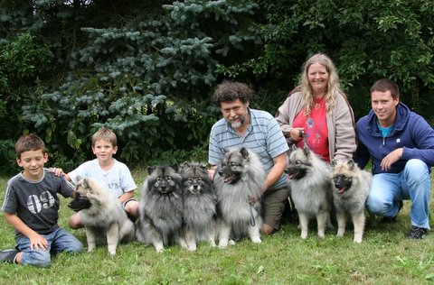 Luna, moster, bedstemor, onkel, Danja og Lutje